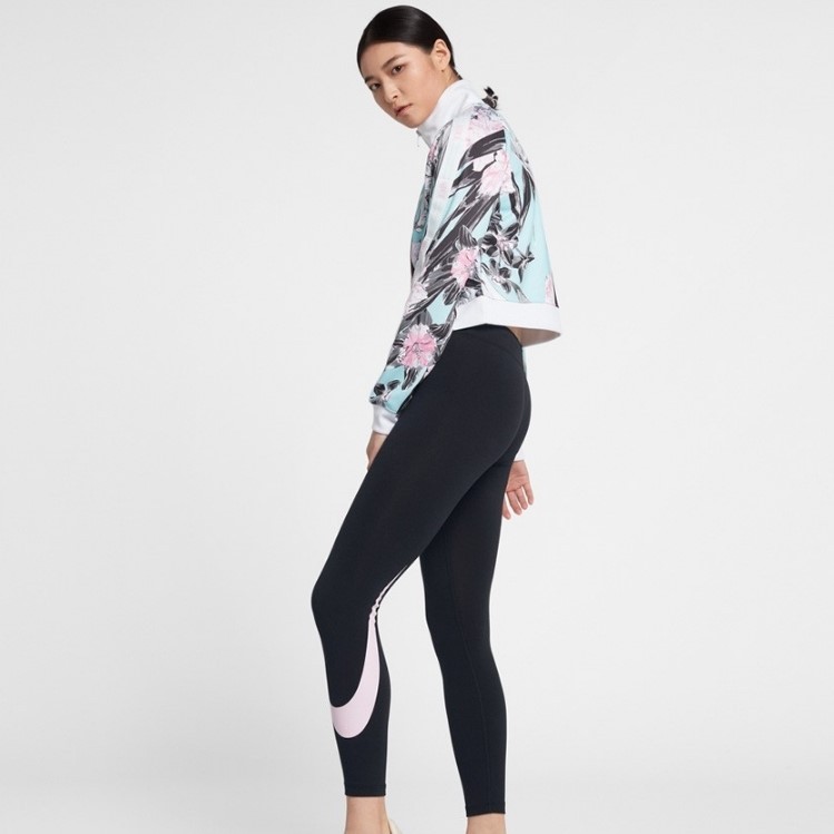 nike sportswear 2019