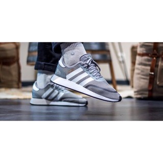 cq2334 adidas